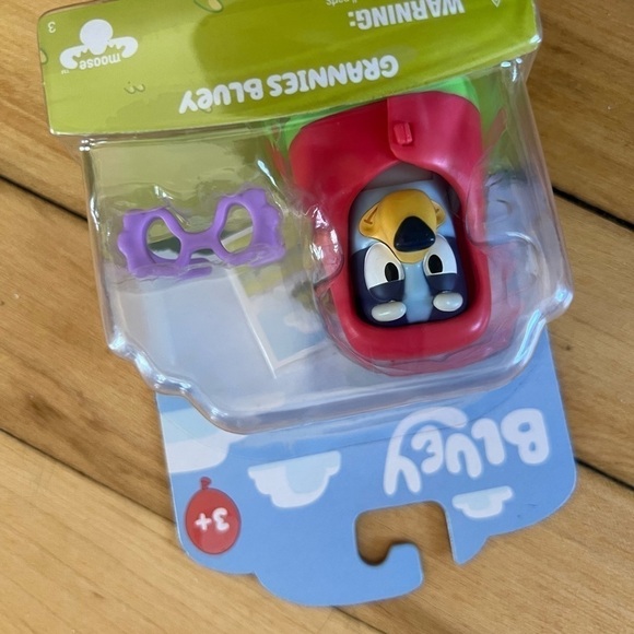 NWT Bluey story starter pack series 5 Grannies Red hood Bluey - Picture 2 of 3